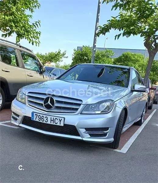 Usado Mercedes C200 Elegance 136 CV (100 kW) 2011 Gris / plata Berlina