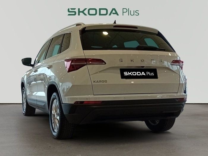 Blanco Usado 2022 Skoda Karoq Ambition SUV | 23.900 € (Precio justo) - Imagen 1/4