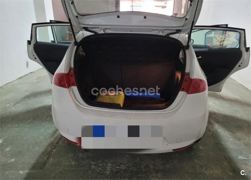 Käytetty Seat Leon Reference 102 HP (75 kW) 2009 Valkoinen Sedan