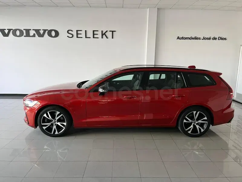 Usado Volvo V60 R-Design 390 CV (286 kW) 2019 Rojo Familiar