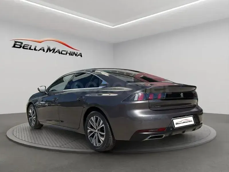 Usado Peugeot 508 Allure 130 CV (95 kW) 2021 Gris / plata Berlina