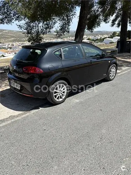 Usado Seat Leon Copa 90 CV (66 kW) 2011 Negro Utilitario