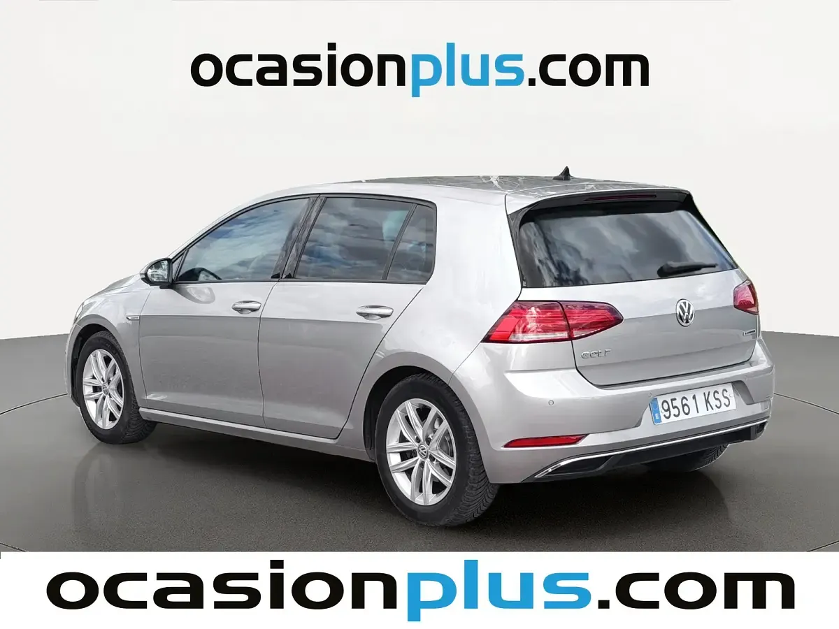 Usado VW Golf VII Advance 131 CV (96 kW) 2019 Gris plata Utilitario