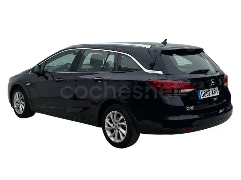 Usado Opel Astra Dynamic 125 CV (91 kW) 2018 Azul Familiar