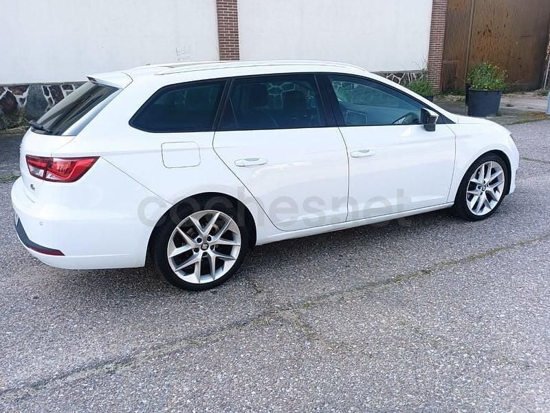 Usado Seat Leon FR 150 CV (110 kW) 2015 Blanco Familiar