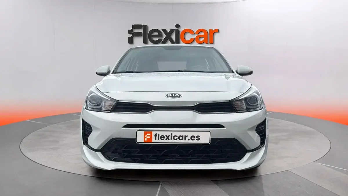 Usado Kia Rio 84 CV (61 kW) 2021 Blanco Berlina