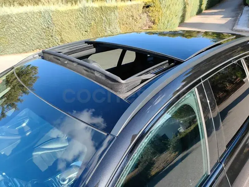 Usado Mercedes C220 194 CV (142 kW) 2019 Negro Familiar