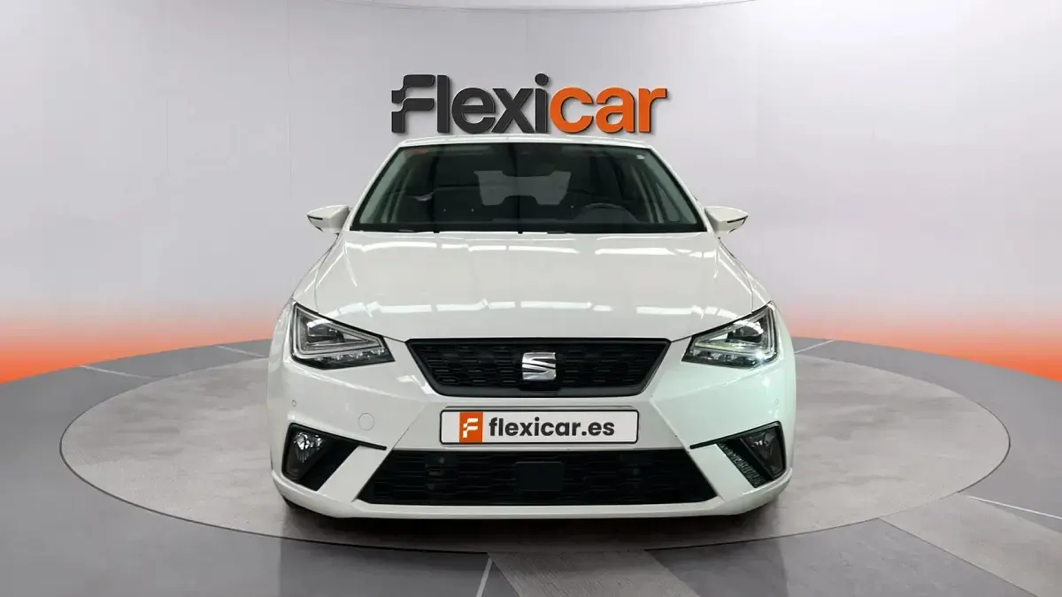 Usado Seat Ibiza Style Plus 116 CV (85 kW) 2021 Blanco Utilitario
