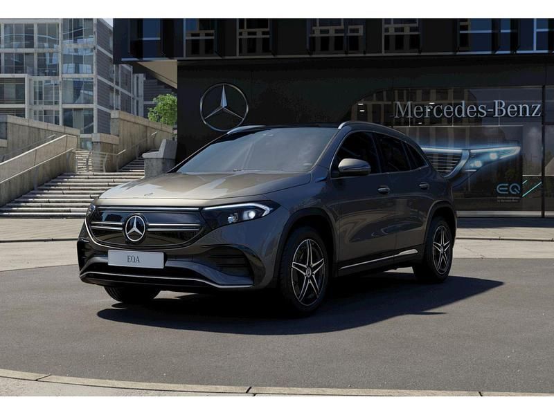 Usado Mercedes EQA300 AMG line 167 kW (228 CV) 2022 Mountaingrau  met. SUV