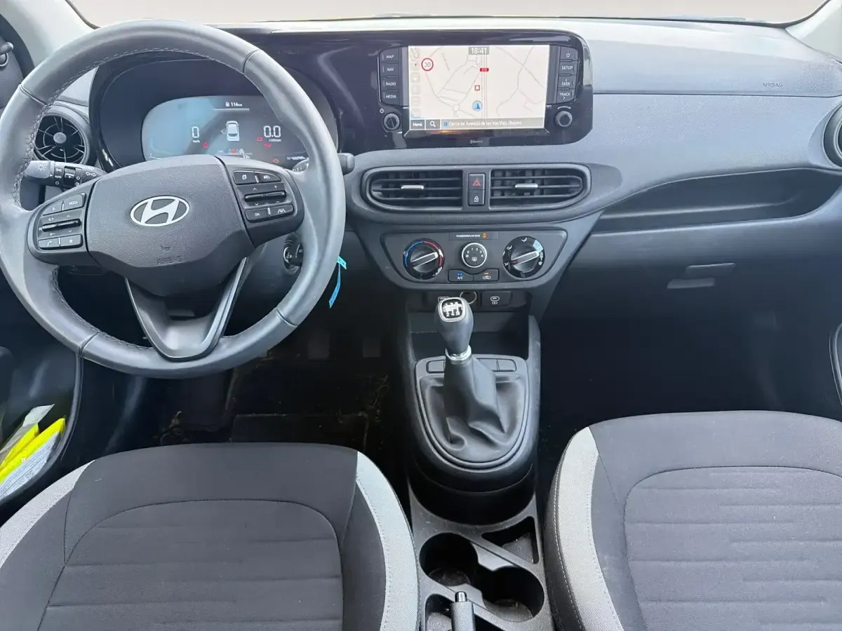 Usado Hyundai i10 63 CV (46 kW) 2024 Verde Utilitario