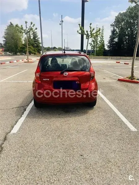 Usado Nissan Note Acenta 80 CV (58 kW) 2015 Rojo Utilitario