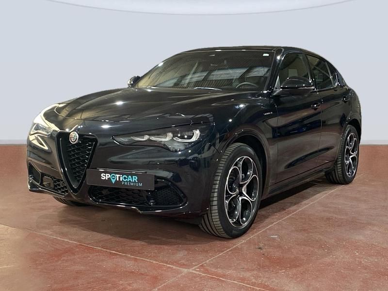 Negro Usado 2024 Alfa Romeo Stelvio Veloce SUV | 43.990 € (Precio justo) - Imagen 1/4