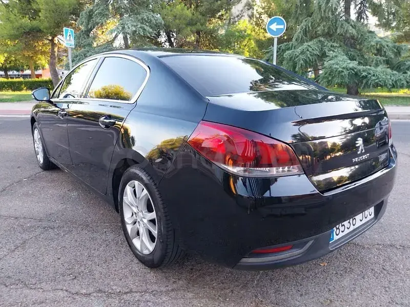 Usado Peugeot 508 Allure 150 CV (110 kW) 2015 Negro Berlina