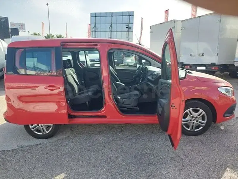 Usado Mercedes Citan 110 95 CV (69 kW) 2022 Rojo Monovolumen