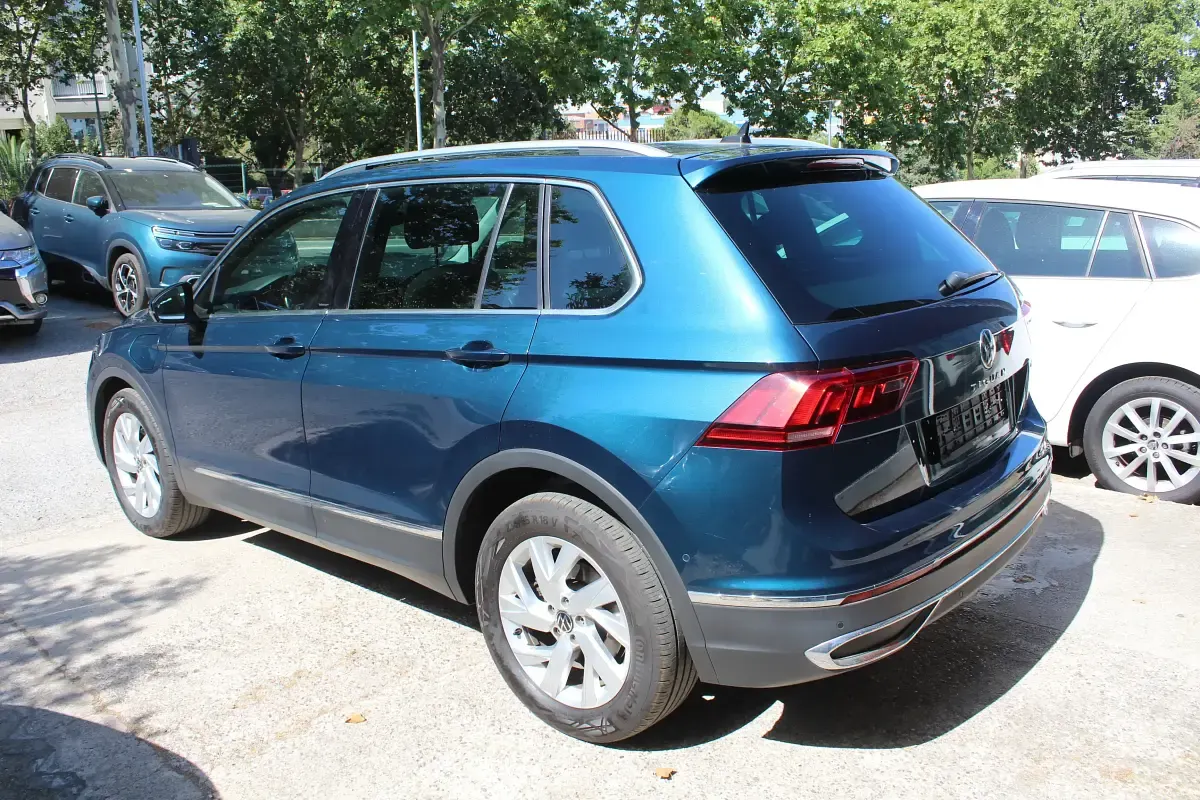 Usado VW Tiguan Life 245 CV (180 kW) 2021 Azul SUV