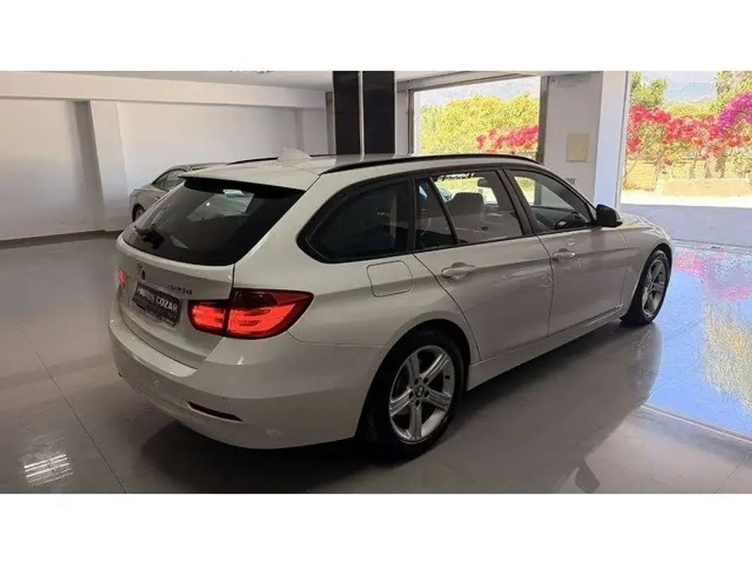 Usado BMW 320 184 CV (135 kW) 2014 Blanco Familiar