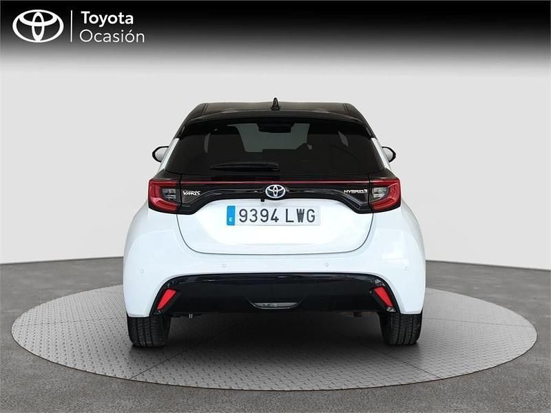 Usado Toyota Yaris Hybrid Style 116 CV (85 kW) 2022 Otro Monovolumen