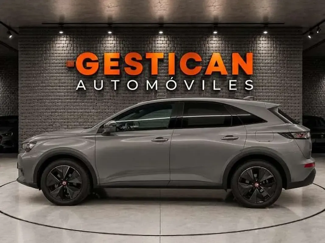 Usado DS Automobiles DS7 Crossback Performance 226 CV (166 kW) 2024 Gris SUV