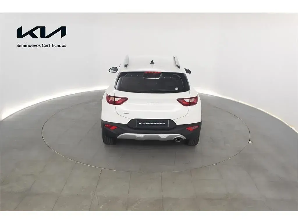 Usado Kia Stonic 101 HP (74 kW) 2025 Branco SUV