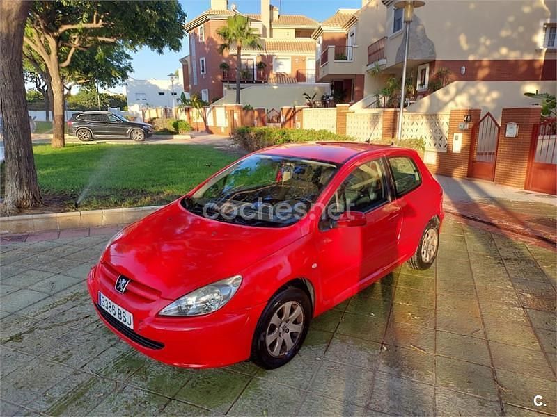Rojo Usado 2002 Peugeot 307 Berlina | 2150 € (Buen precio) - Imagen 1/4