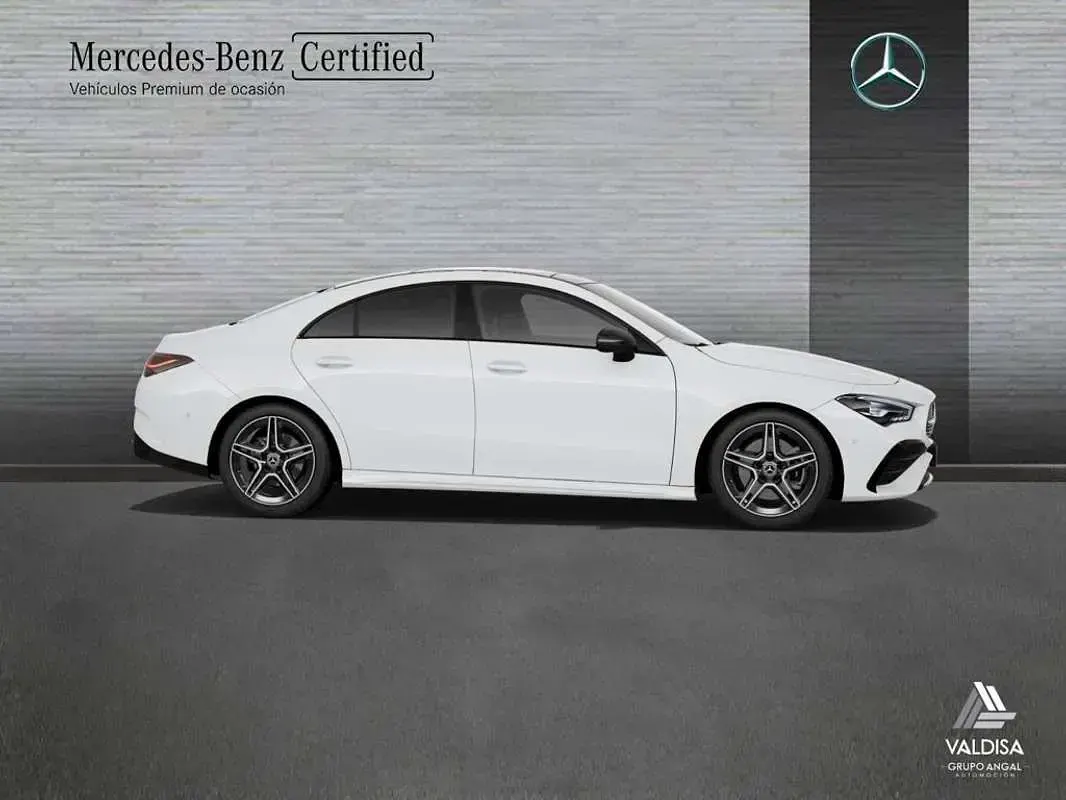 Usado Mercedes CLA200 163 CV (119 kW) 2025 Berlina