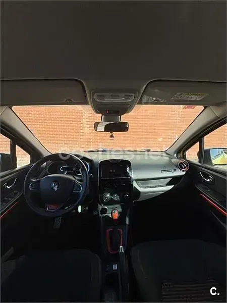 Usado Renault Clio IV 200 CV (147 kW) 2014 Amarillo Berlina