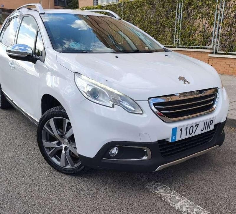 Usado Peugeot 2008 Allure 110 CV (80 kW) 2016 Blanco SUV