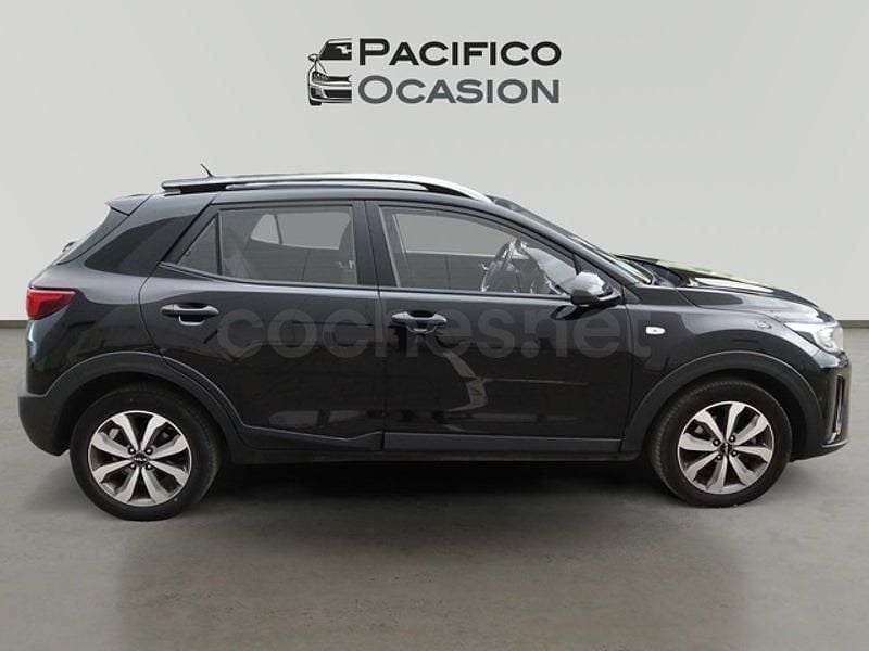 Usado Kia Stonic 100 CV (73 kW) 2022 Negro SUV