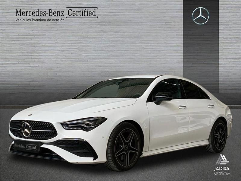 Usado Mercedes CLA200 AMG line 163 CV (119 kW) 2025 Blanco polar Berlina