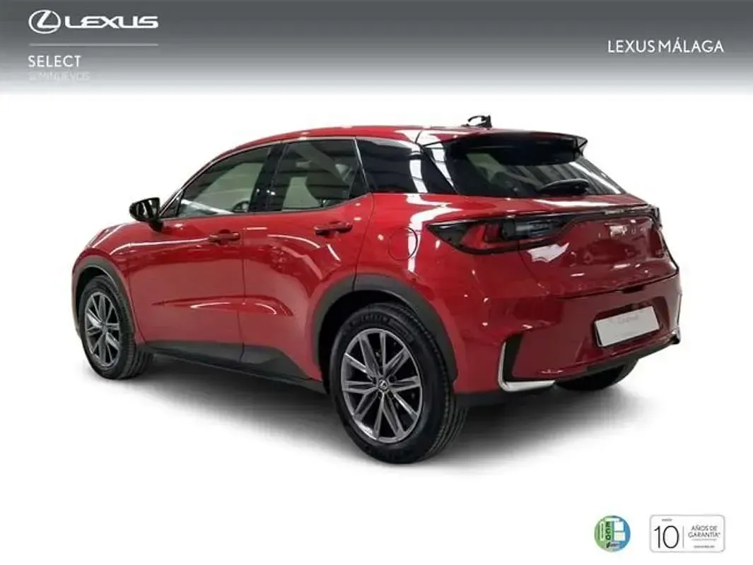 Usado Lexus LBX 136 CV (100 kW) 2025 Rojo SUV