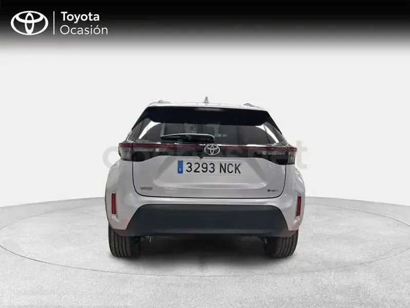 Usado Toyota Yaris Cross Active 116 CV (85 kW) 2025 Gris / plata SUV