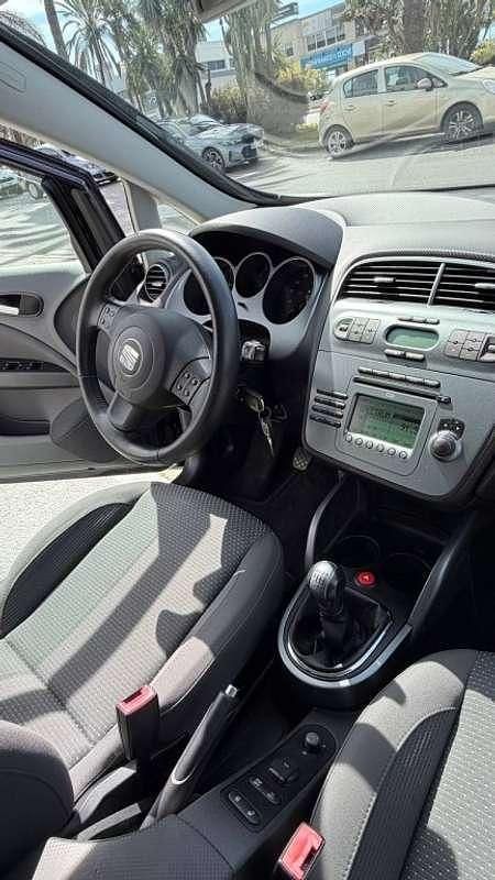 Usado Seat Altea Reference 125 CV (91 kW) 2008 Negro Monovolumen