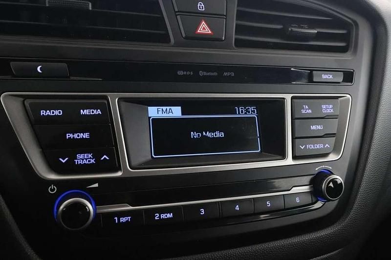 Blanco Usado 2017 Hyundai i20 Berlina | 11.499 € (Precio justo) - Imagen 1/1