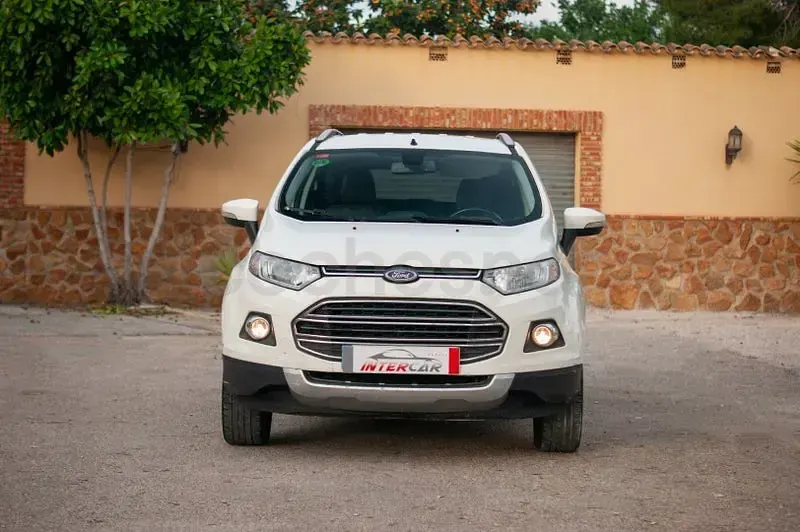 Usado Ford Ecosport Titanium 112 CV (82 kW) 2017 Blanco SUV