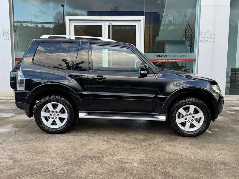 Negro Usado 2008 Mitsubishi Montero Intense SUV | 20.499 € (Un poco caro) - Imagen 1/4