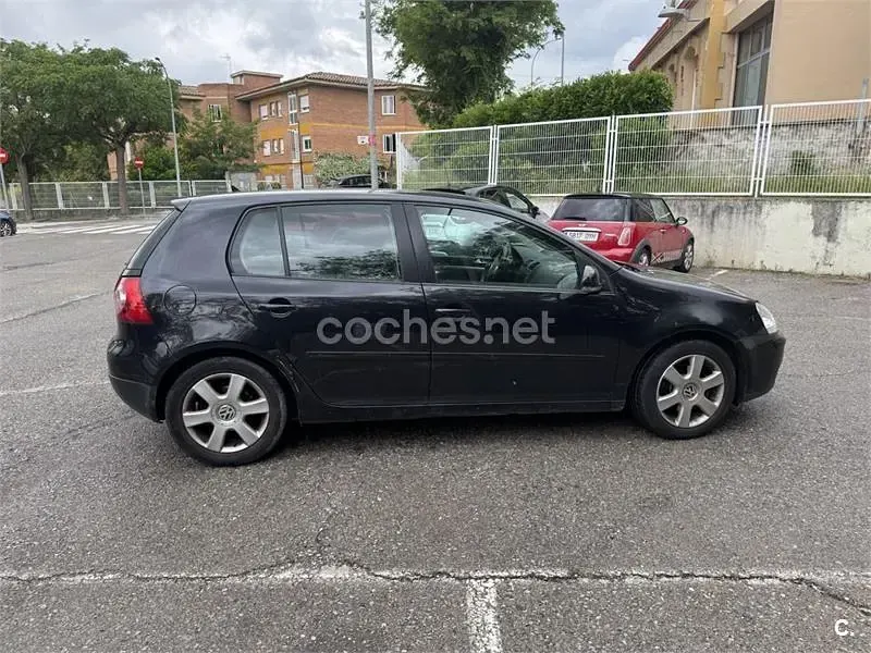 Usado VW Golf VI Highline 105 CV (77 kW) 2008 Negro Utilitario