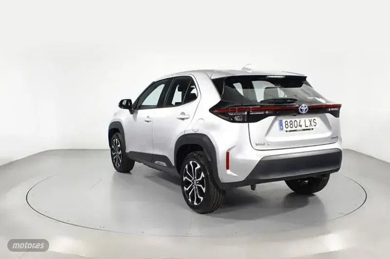 Usado Toyota Yaris Cross Active 116 CV (85 kW) 2022 Gris SUV