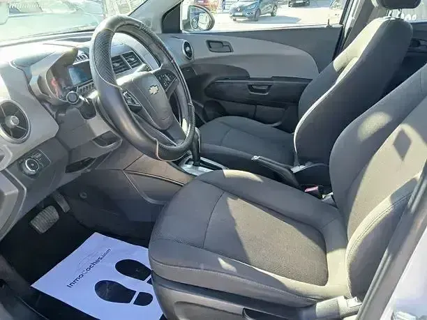 Usado Chevrolet Aveo LT 101 CV (74 kW) 2014 Blanco Utilitario