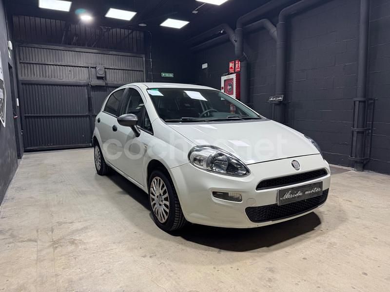 Usado Fiat Punto Evo Active 77 CV (56 kW) 2012 Blanco Utilitario