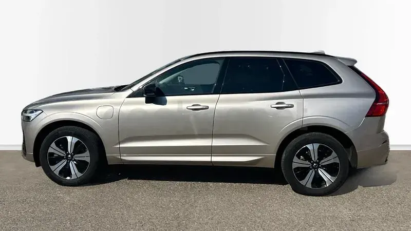 Usado Volvo XC60 Plus 350 CV (257 kW) 2025 Amarillo SUV