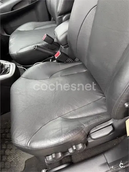 Usado Hyundai Tucson Comfort 140 CV (102 kW) 2007 Negro SUV