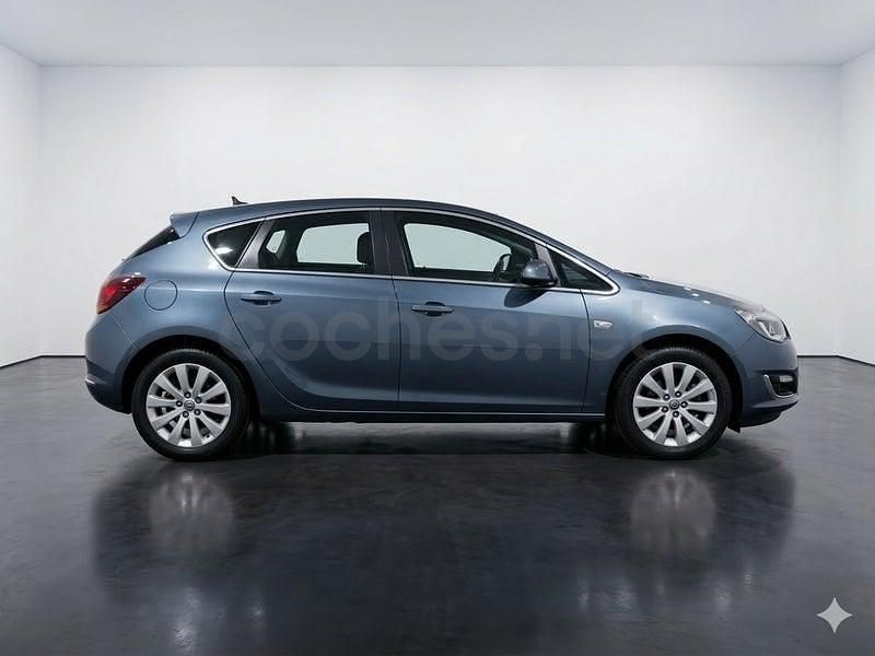 Usado Opel Astra Excellence 110 CV (80 kW) 2013 Azul Berlina