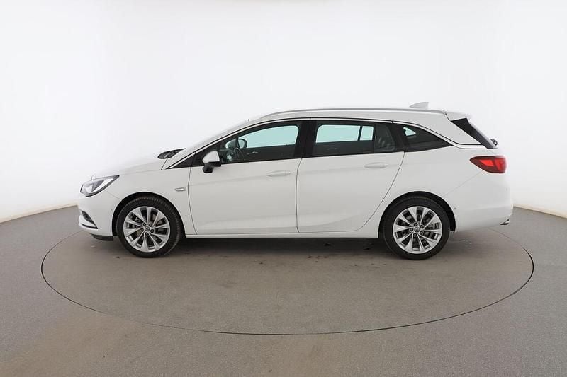 Usado Opel Astra Excellence 162 CV (119 kW) 2017 Blanco Familiar
