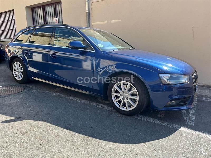 Usado Audi A4 143 CV (105 kW) 2011 Azul Familiar