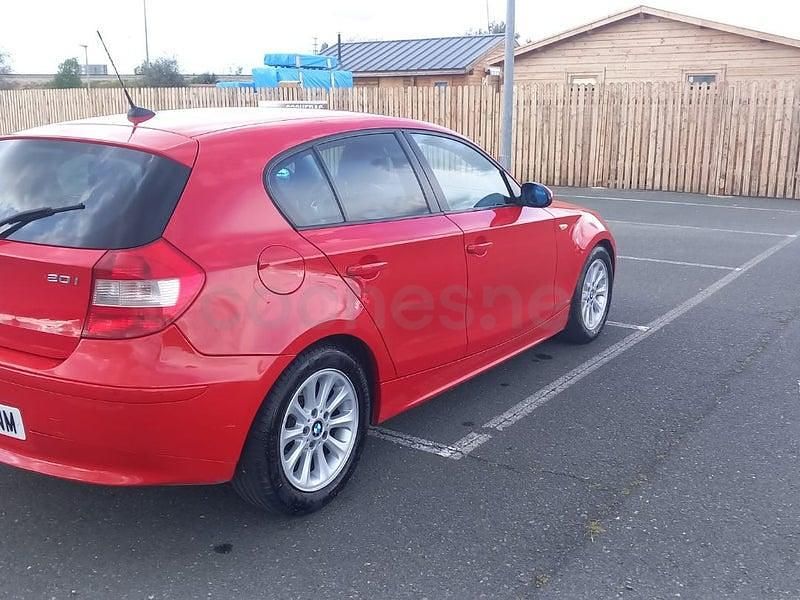 Usado BMW 120 Comfort Edition 150 CV (110 kW) 2006 Rojo Utilitario