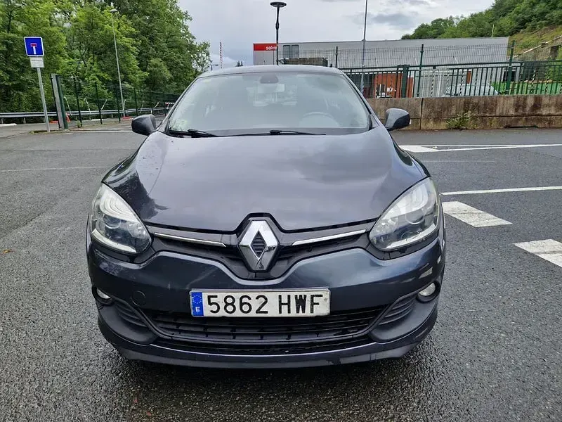 Usado Renault Mégane Business 95 CV (69 kW) 2014 Gris / plata Berlina