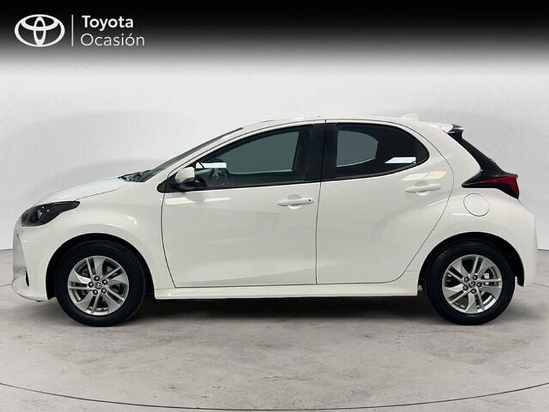 Usado Toyota Yaris Edition 125 CV (91 kW) 2024 Blanco Berlina