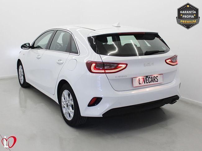 Usado Kia Ceed 100 CV (73 kW) 2022 Blanco Utilitario