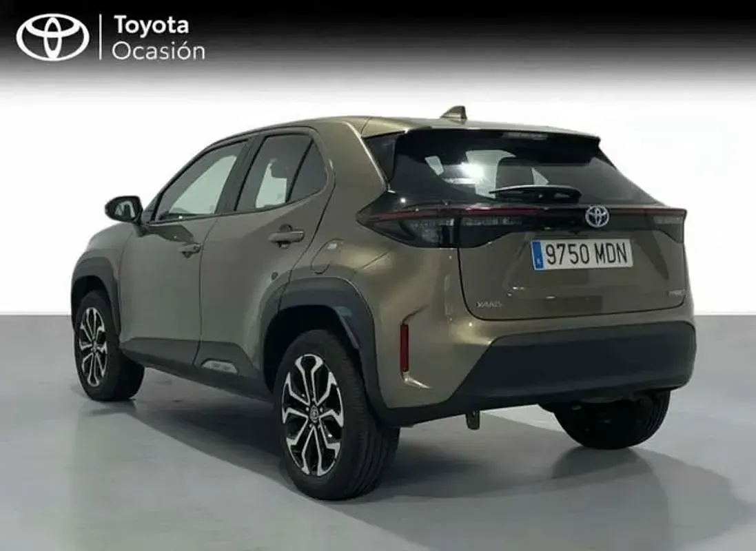 Usado Toyota Yaris Cross Active 116 CV (85 kW) 2023 Marrón SUV