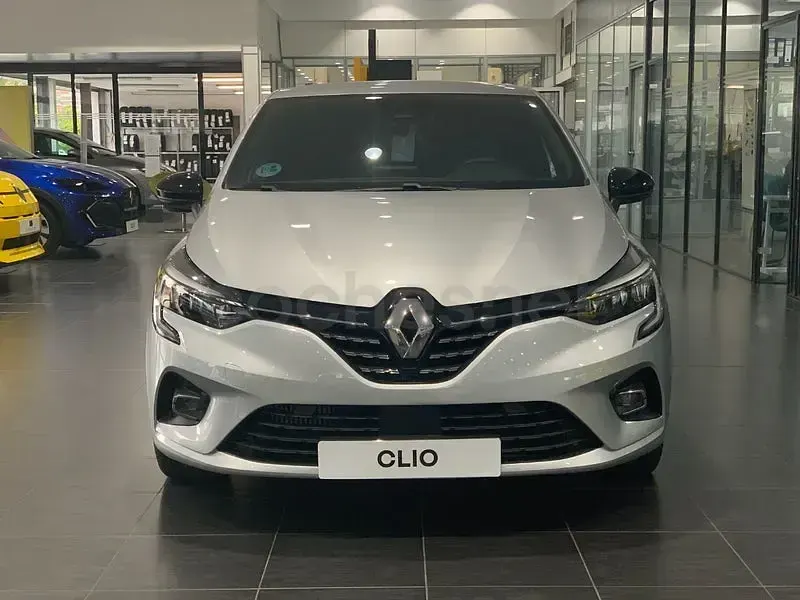 Usado Renault Clio V Techno 140 CV (102 kW) 2023 Gris / plata Berlina